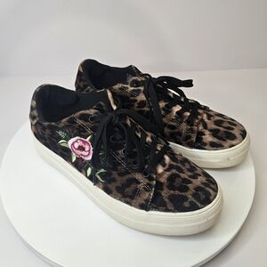 ⭐️40% Off⭐️ Madden Girl Addie Leopard Velvet with Embroidered Rose Sneakers